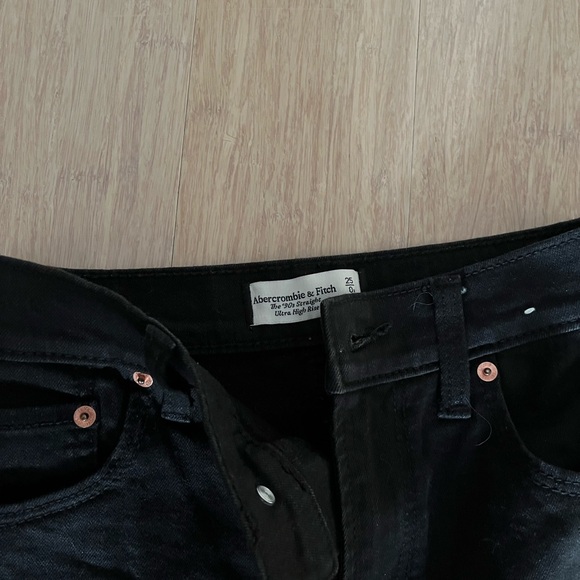 Abercrombie & Fitch 90s Straigh Ultra High Rise Black Denim Jeans - Picture 2 of 3